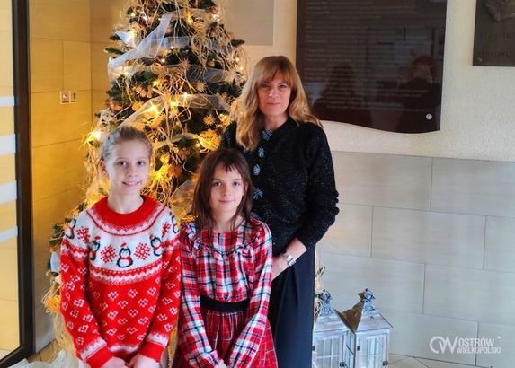 Ilustracja do artykułu: Ogólnopolski Sukces Plastyczny uczennic Siódemki - Tradycja wysyłania życzeń świątecznych żyje w nas!