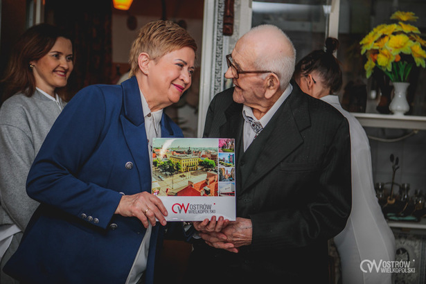 Ilustracja do artykułu: Dwieście lat, Panie Stanisławie!