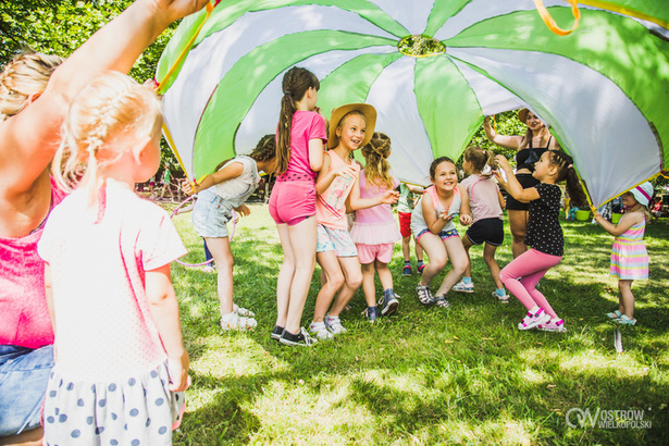 Ilustracja do artykułu: Lato w mieście – oferta dla dzieci