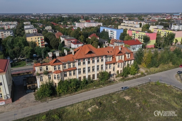 Ilustracja do artykułu: Historyczny budynek dawnego Zarządu Fabryki “Wagon' w rękach miasta