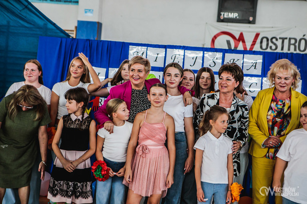 Ilustracja do artykułu: Powrót uczniów do szkolnych ławek