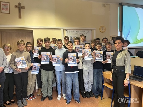 Ilustracja do artykułu: Realizacja projektu 'Wspólnie razem- ku cyfrowym wyzwaniom.' 2025/26 dofinansowanego z Fundacji Orlen w ramach programu grantowego 'ENERGIA SĄSIEDZTWA'