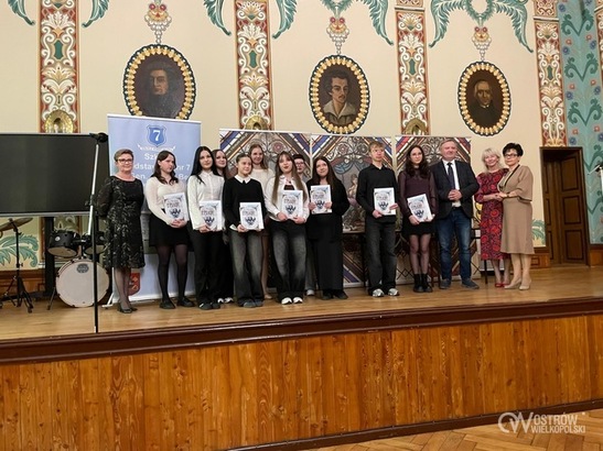 Ilustracja do artykułu: Uroczyste podsumowanie XII Międzyszkolnego Konkursu Polonistycznego dla Uczniów Szkół Podstawowych ,,Jak żyć? – spytał mnie w liście ktoś”