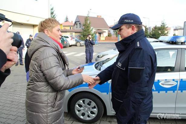 Ilustracja do artykułu: Nowy radiowóz przekazany policjantom