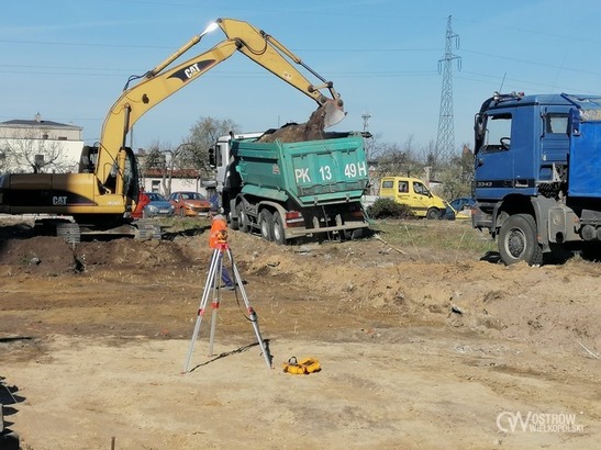 Ilustracja do artykułu: Powstaje parking na Dembińskiego