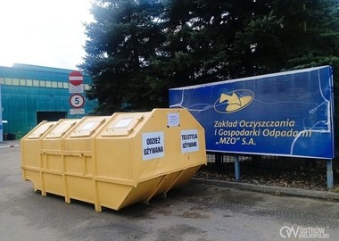 Ilustracja do artykułu: Kontener na tekstylia po godzinach przed MZO