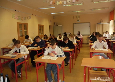 Ilustracja do artykułu: Uczniowie Siódemki przystąpili do testów standaryzowanych  z języka...