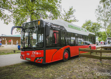 Ilustracja do artykułu: majOSTaszki 2025: przyjedź bezpłatnym autobusem