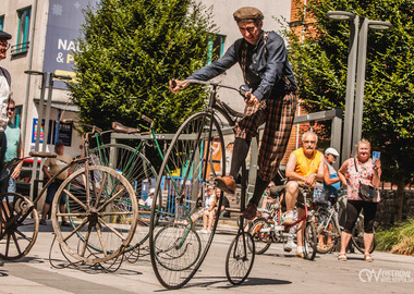 Ilustracja do artykułu: Elegancja, styl i duże koła! To były retro bicykle na Deptaku 