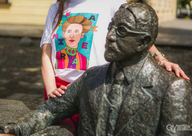 Ilustracja do artykułu: Zdobądź t-shirt z Kazimierą Rowińską