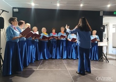 Ilustracja do artykułu: MUZYKA, PASJA i INTEGRACJA - opowieść o chórze, który przełamuje...