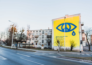 Ilustracja do artykułu: Niebiesko - żółty mural na znak solidarności