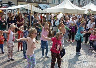 Ilustracja do artykułu: Już w niedzielę bawimy się na Rynku