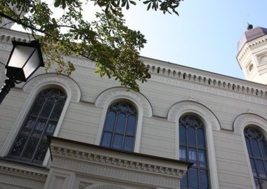 Synagoga frontem do mieszkańców 11