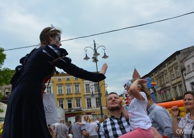 Znakomita zabawa na ostrowskim Rynku  (32)