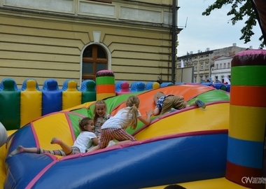 Znakomita zabawa na ostrowskim Rynku  (4)