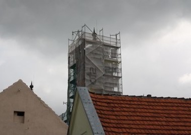 Hełmy wież synagogi odnawiane 6