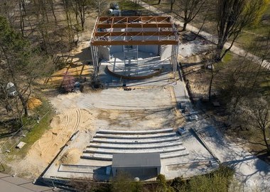 Amfiteatr z nowym dachem (2)