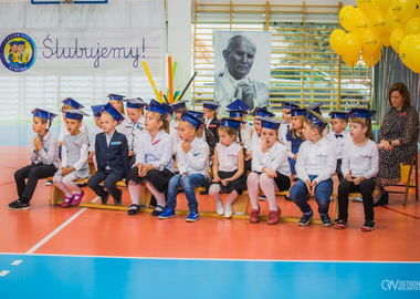 2021-10-15 Slubowanie klas pierwszych SP9 (67)