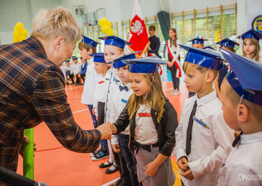 2021-10-15 Slubowanie klas pierwszych SP9 (54)