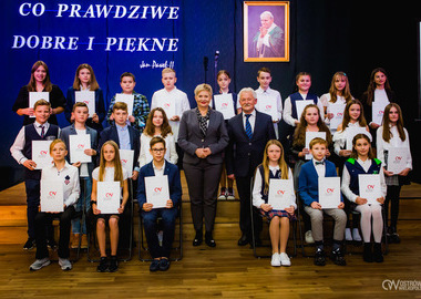 Stypendia im. świętego Jana Pawła II Miasta Ostrowa Wielkopolskiego 18-10-2021 (77)