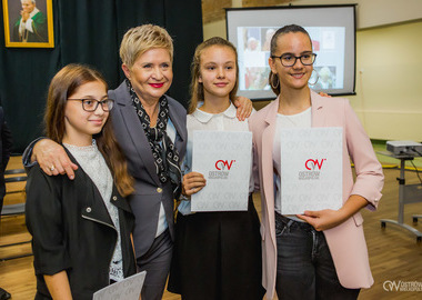 Stypendia im. świętego Jana Pawła II Miasta Ostrowa Wielkopolskiego 18-10-2021 (292)