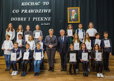 Stypendia im. świętego Jana Pawła II Miasta Ostrowa Wielkopolskiego 18-10-2021 (270)