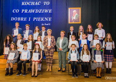 Stypendia im. świętego Jana Pawła II Miasta Ostrowa Wielkopolskiego 19-10-2021 (69)