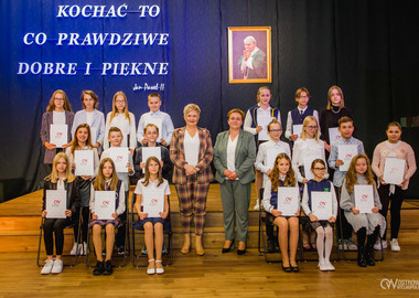 Stypendia im. świętego Jana Pawła II Miasta Ostrowa Wielkopolskiego 19-10-2021 (93)