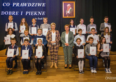 Stypendia im. świętego Jana Pawła II Miasta Ostrowa Wielkopolskiego 19-10-2021 (227)