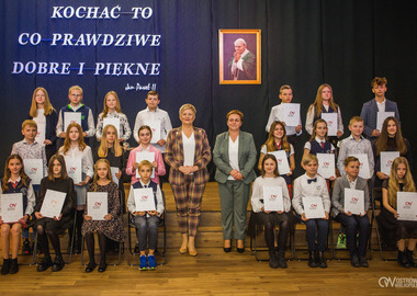 Stypendia im. świętego Jana Pawła II Miasta Ostrowa Wielkopolskiego 19-10-2021 (202)