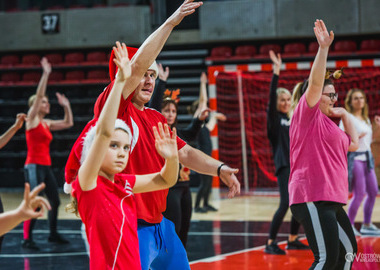 zakonczenie zajec z zumby - arena ostrow (94)