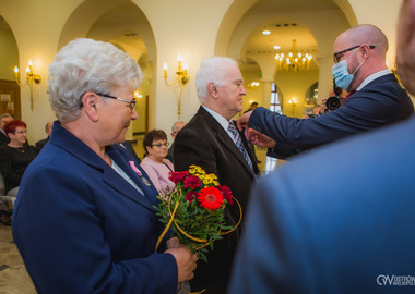 Złote Gody w Sali Kolumnowej ostrowskiego Ratusza. 9 lutego 2022 roku (62)