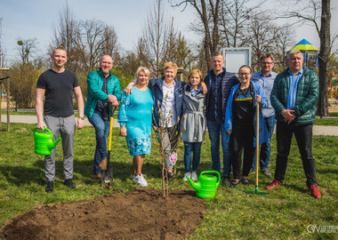 Ogród Magnoliowy = ogród przyjaźni ostrowsko - ukraińskiej (36)