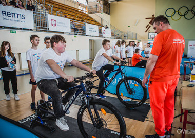 zajęcia sportowe z Moniką Pyrek w Szkole Podstawowej numer 6 w Ostrowie Wielkopolskim  (3)