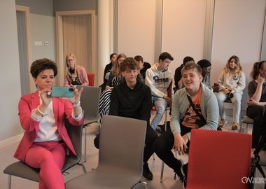 Młodzież z Europy z wizytą w Ostrowie Wielkopolskim. Spotkanie w ramach programu Erasmus+ (5)