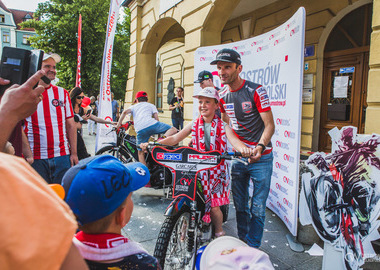 Piknik żużlowy na ostrowskim Rynku (38)