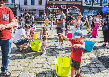 Piknik żużlowy na ostrowskim Rynku (30)