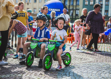 Piknik żużlowy na ostrowskim Rynku (16)