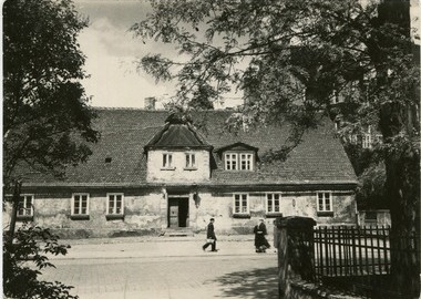 Tzw. zajazd napoleoński (opisany przez Żylińską), pocztówka z 1965 roku, kw2332