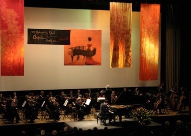 4.  Koncert inauguracyjny Międzynarodowego Festiwalu Chopin w bawach jesieni