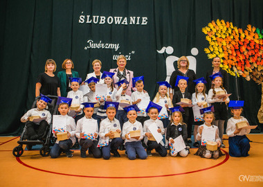 2023-20-19 Ślubowanie klas I SP5 (351)