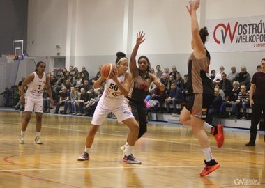 Towarzystwo Sportowe Ostrovia – ekstraklasa koszykówki żeńskiej 1