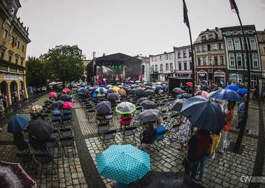2024-06-30 Koncert rynek Marcin Wyrostek (110)