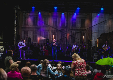 2024-06-30 Koncert rynek Marcin Wyrostek (15)