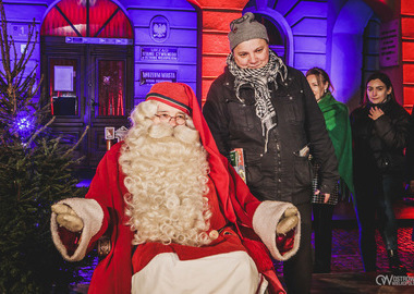 2024-12-06 Mikołaj zapalenie choinki (278)