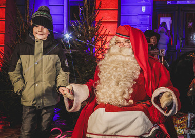 2024-12-06 Mikołaj zapalenie choinki (253)