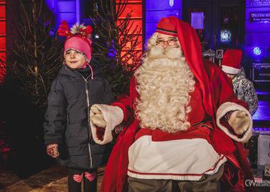 2024-12-06 Mikołaj zapalenie choinki (218)