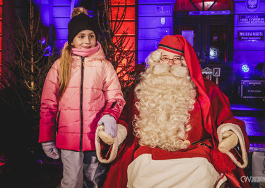 2024-12-06 Mikołaj zapalenie choinki (217)