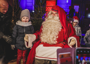 2024-12-06 Mikołaj zapalenie choinki (213)